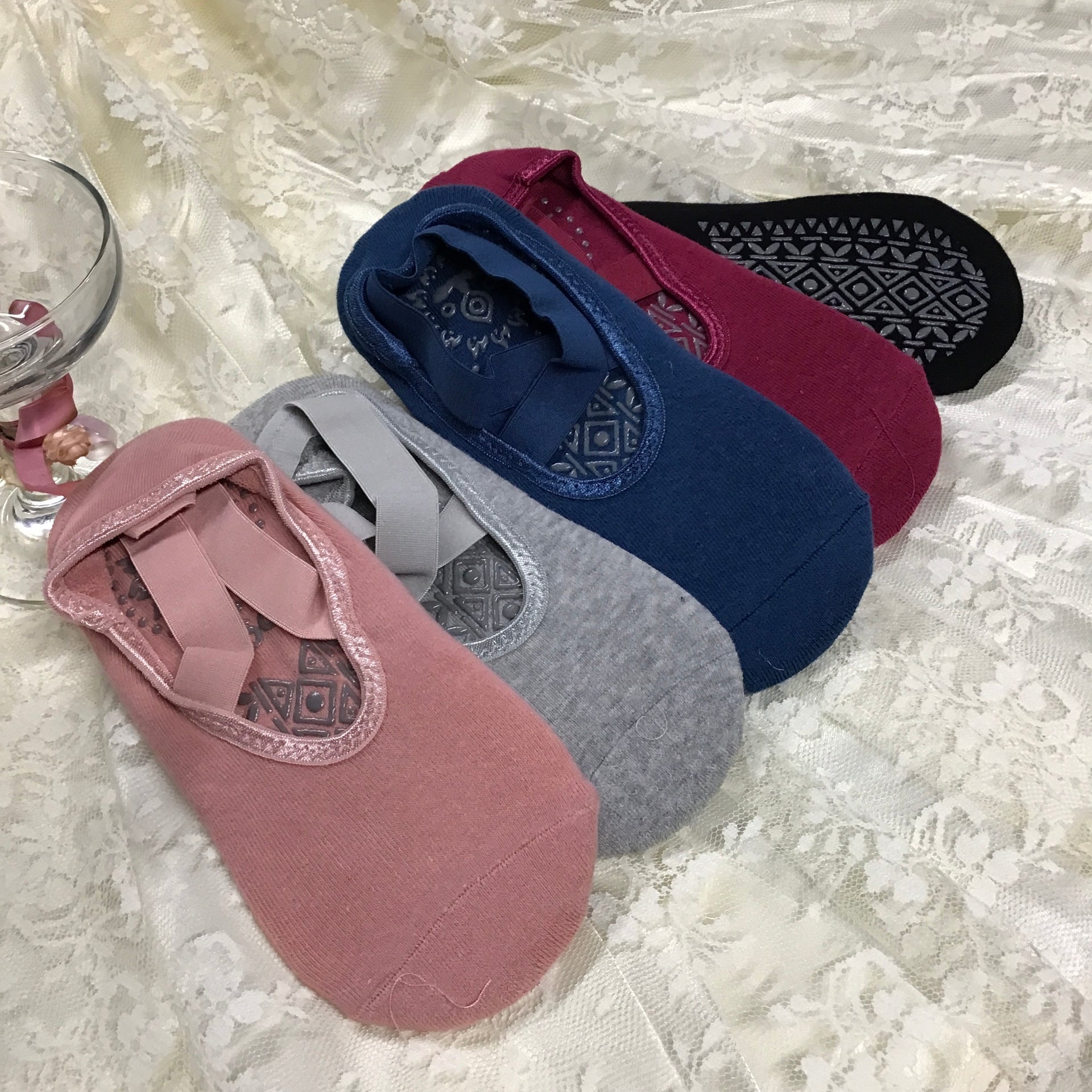 MochiThings: Colorful Non-slip Yoga Socks